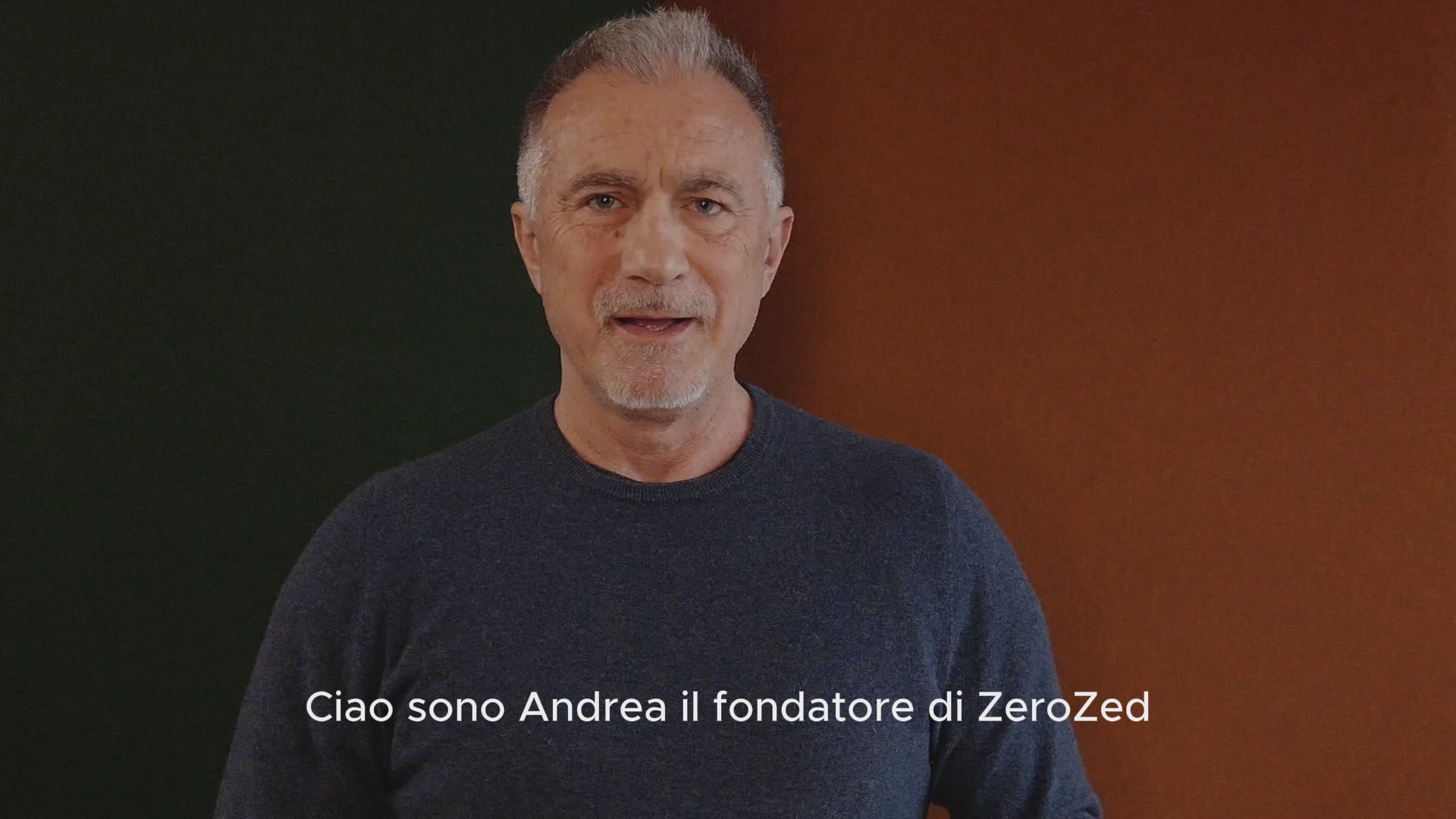 Carica il video: Video di Andrea De Bernardi, fondatore di ZeroZed, che introduce ZeroZed e spiega come vengono selezionati i prodotti, ponendo la massima attenzione sulla qualità.
